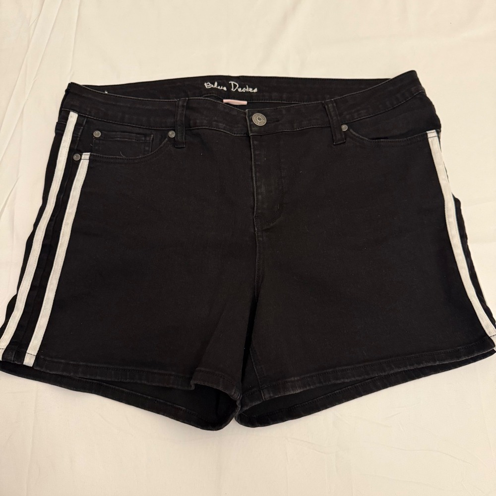 Blue Desire Curvy Black Denim Shorts White Side Stripe Size 20W Plus Size